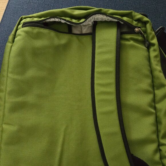 Used Green Patagonia Carry-on/Weekender bag MCL - Picture 7 of 16